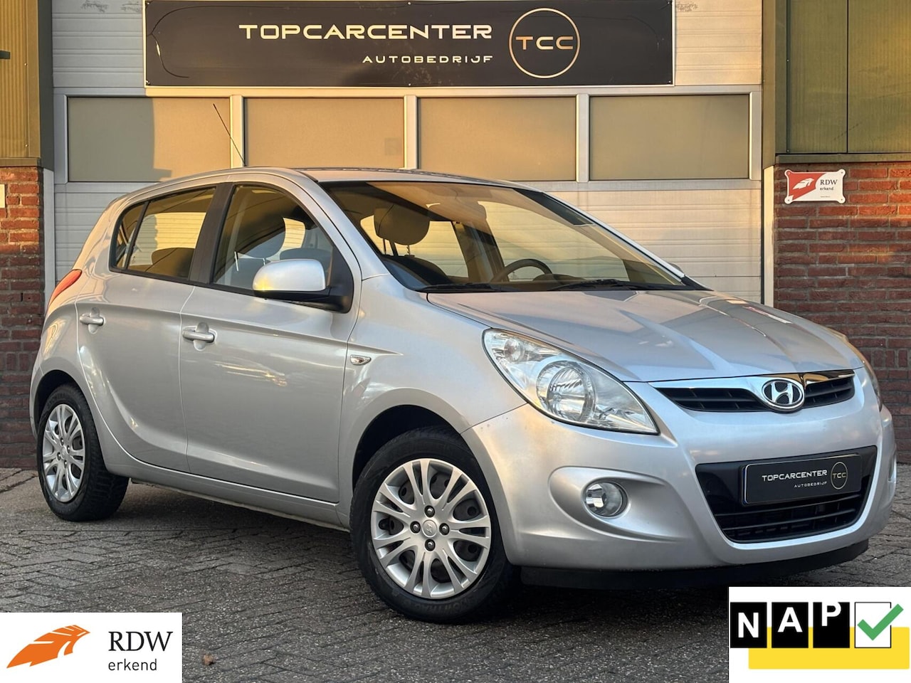 Hyundai i20 - 1.2i DynamicVersion/AIRCO/APK/NAP - AutoWereld.nl