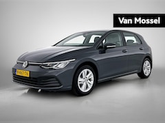 Volkswagen Golf - 1.0 eTSI Life 110 PK | Automaat | Navigatie | Parkeersensoren Voor & Achter | Sfeerverlich