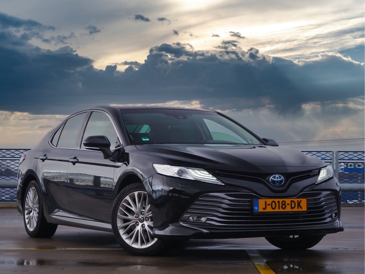 Toyota Camry - 2.5 Hybrid Premium 2.5 Hybrid Premium - AutoWereld.nl