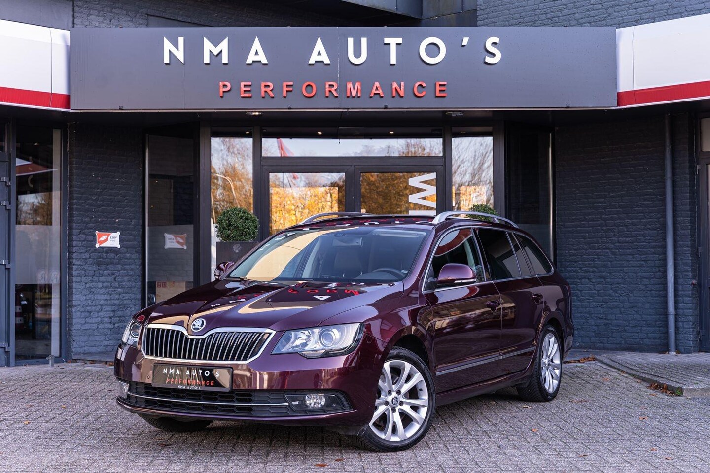 Skoda Superb - 1.8 TSI Elegance FACELIFT | ONDERHOUDEN | MEMORY STOEL | ELEKTRISCHE STOEL | NAVI | UNIEKE - AutoWereld.nl
