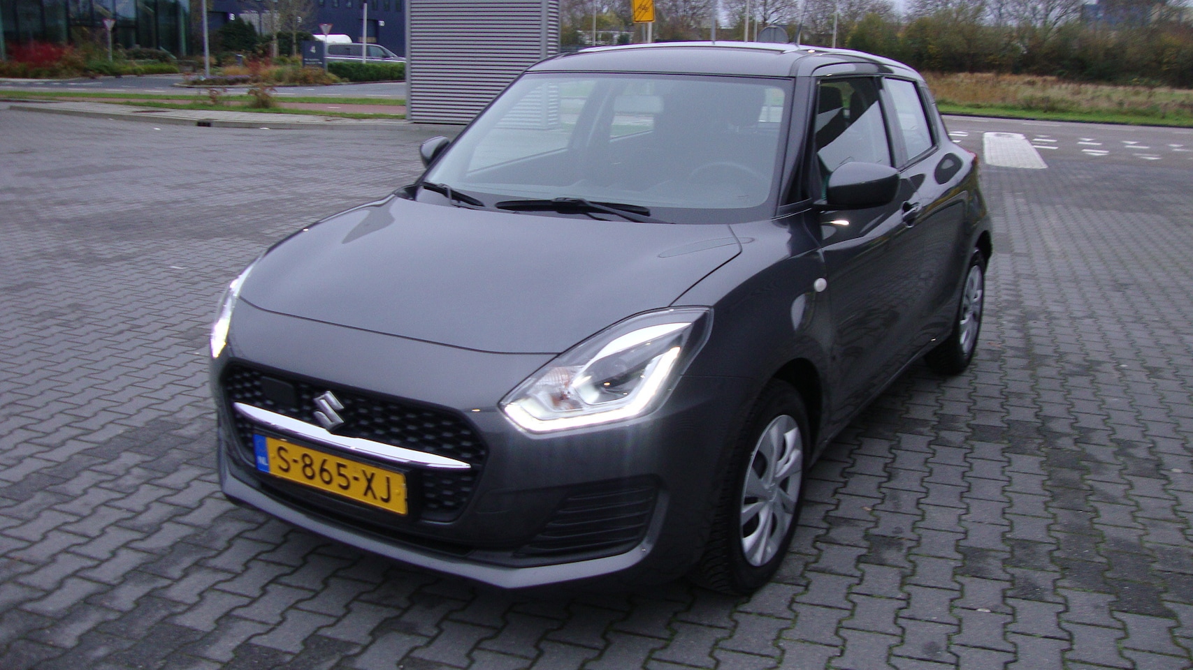 Suzuki Swift - 1.2 DualJet 83pk Smart Hybrid S&S Comfort - AutoWereld.nl