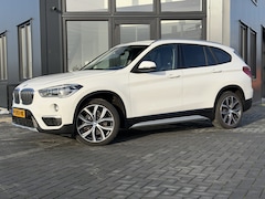BMW X1 - xDrive20i Centennial High Executive Verw. Sportstoelen | PDC | LED | Super netjes