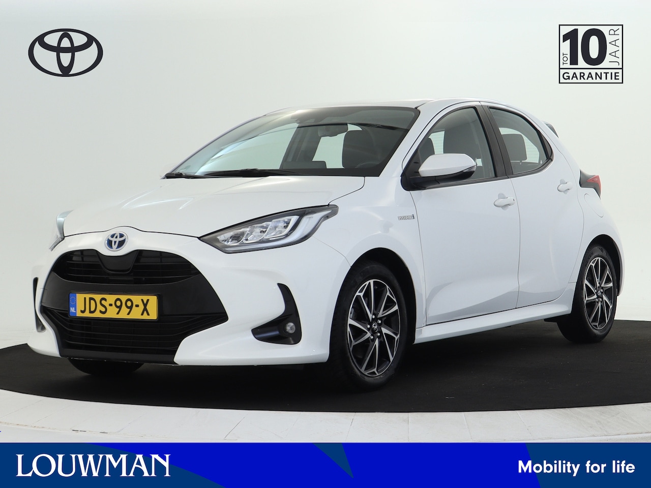Toyota Yaris - 1.5 Hybrid 115 First Edition Navigatie | Licht Metalen velgen | Apple Carplay/Android auto - AutoWereld.nl