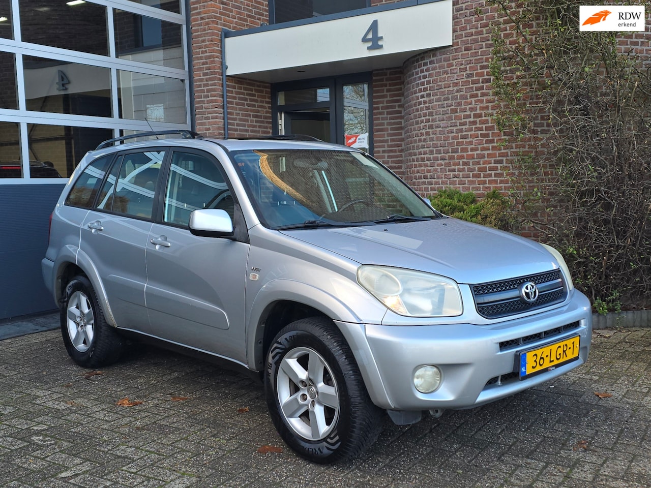 Toyota RAV4 - 2.0-16V VVT-i Sol Automaat |Clima |Trekhaak - AutoWereld.nl