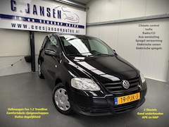 Volkswagen Fox - 1.2 Trendline Nette auto Keurig interieur | AUX aansluiting | Airco | Buitenspiegels elekt