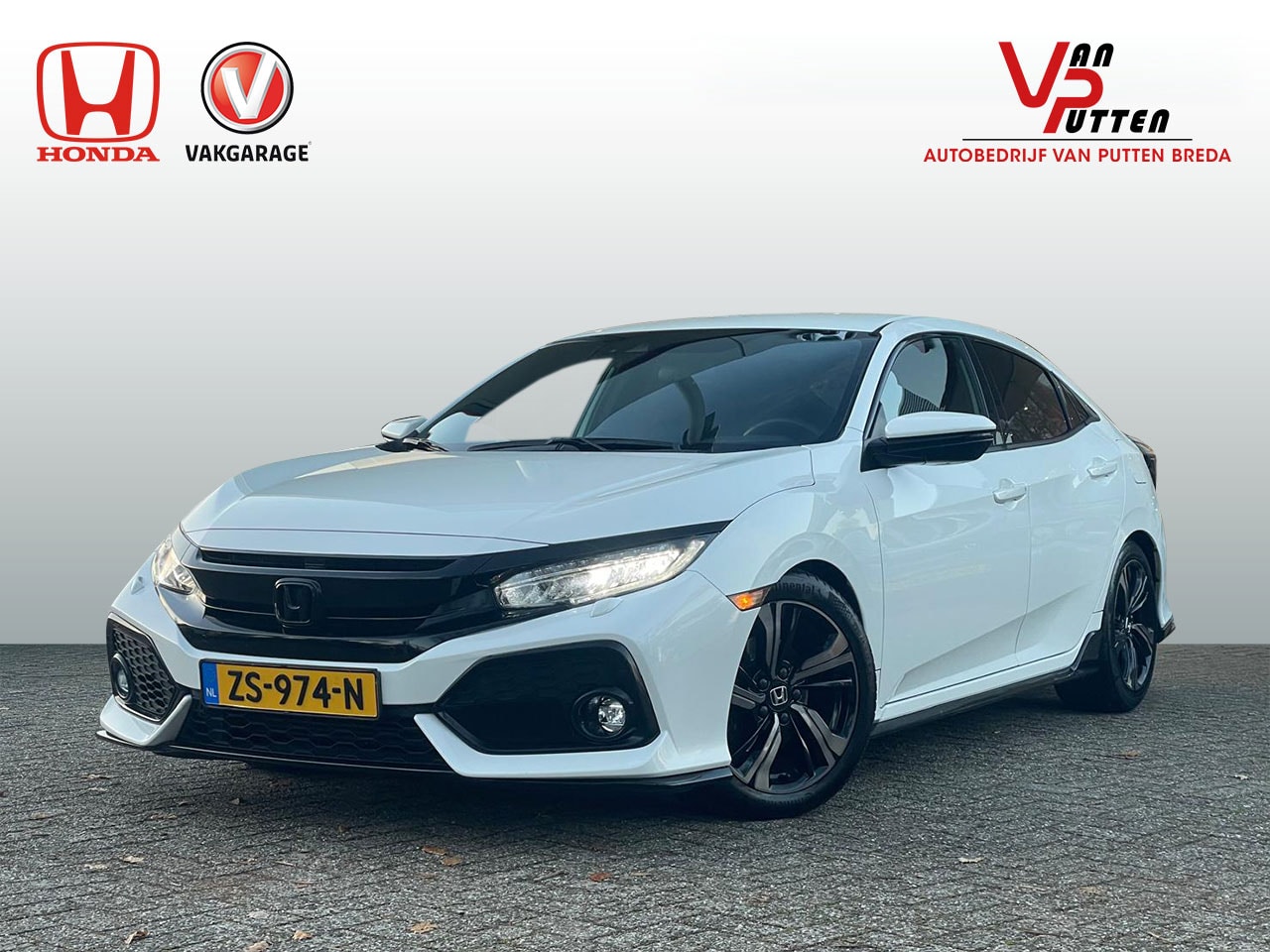 Honda Civic - 1.5 i-VTEC 182pk Sport | Dealeronderhouden | All Season banden | Navigatie | Carplay / And - AutoWereld.nl