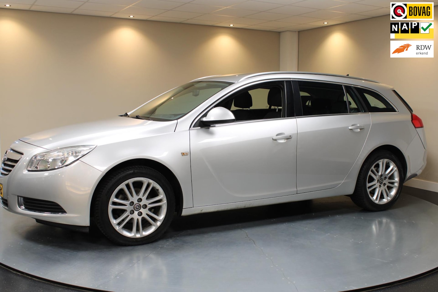 Opel Insignia Sports Tourer - 1.8 Edition *Trekhaak* Top onderhouden! Cruise|Navi|NAP - AutoWereld.nl