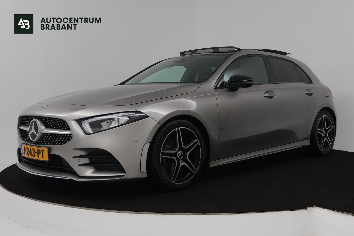 Mercedes-Benz A-klasse - 180 Business Solution AMG (PANORAMADAK, SFEERVERLICHTING, STOELVERWARMING, CAMERA, CRUISE - AutoWereld.nl