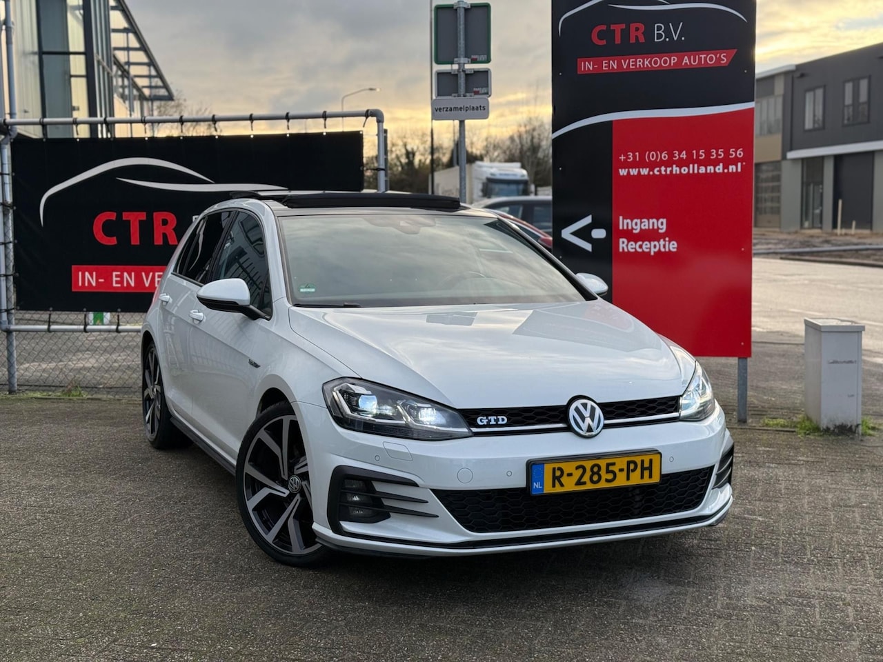 Volkswagen Golf - 2.0 TDI GTD Sport&Style (bj 2017) DSG|PANO|VIRTUAL|CAM|FULL-LED - AutoWereld.nl