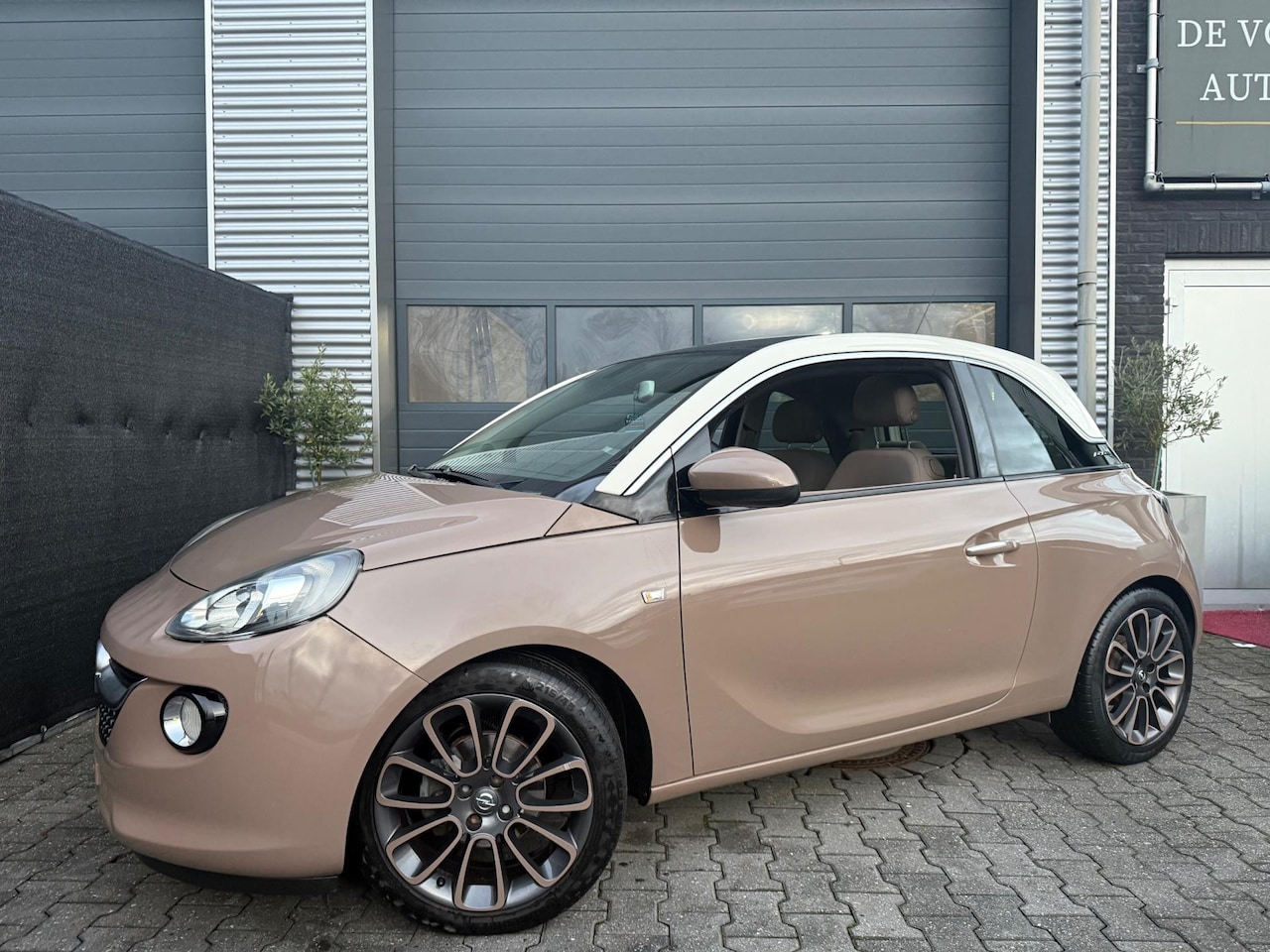 Opel ADAM - | Cappuccino | Pano | Stoelverwarming - AutoWereld.nl