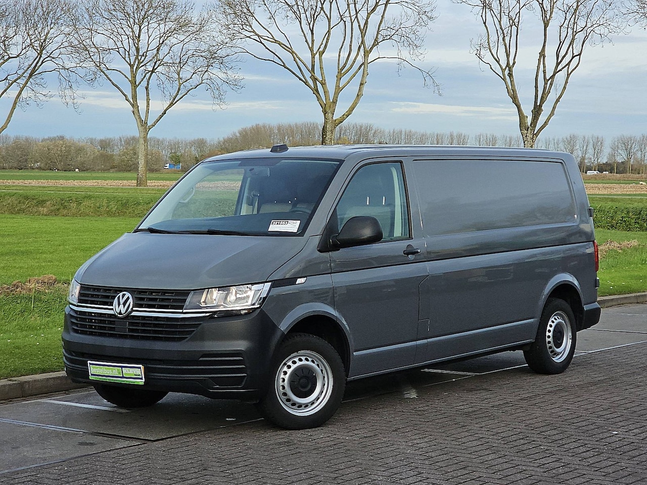 Volkswagen Transporter - 2.0 TDI L2H1 Automaat Airco Achterdeuren 3 Zits Cruise Control Euro6 150 PK! - AutoWereld.nl