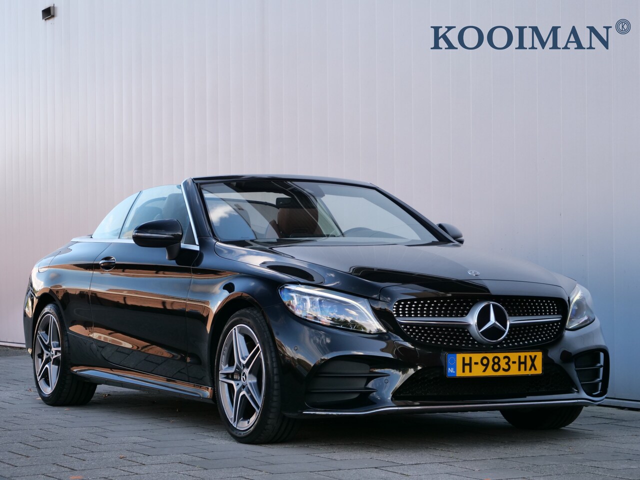Mercedes-Benz C-klasse Cabrio - 180 157pk AMG Line Premium Plus Automaat Apple Carplay / Leder / Camera / Windscherm - AutoWereld.nl