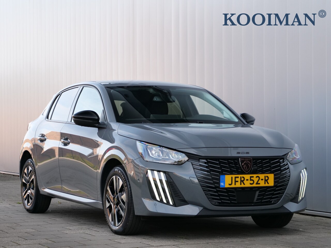 Peugeot 208 - 1.2 Hybrid 110 e-DCS6 Allure Navi / DAB / Apple Carplay / Camera - AutoWereld.nl