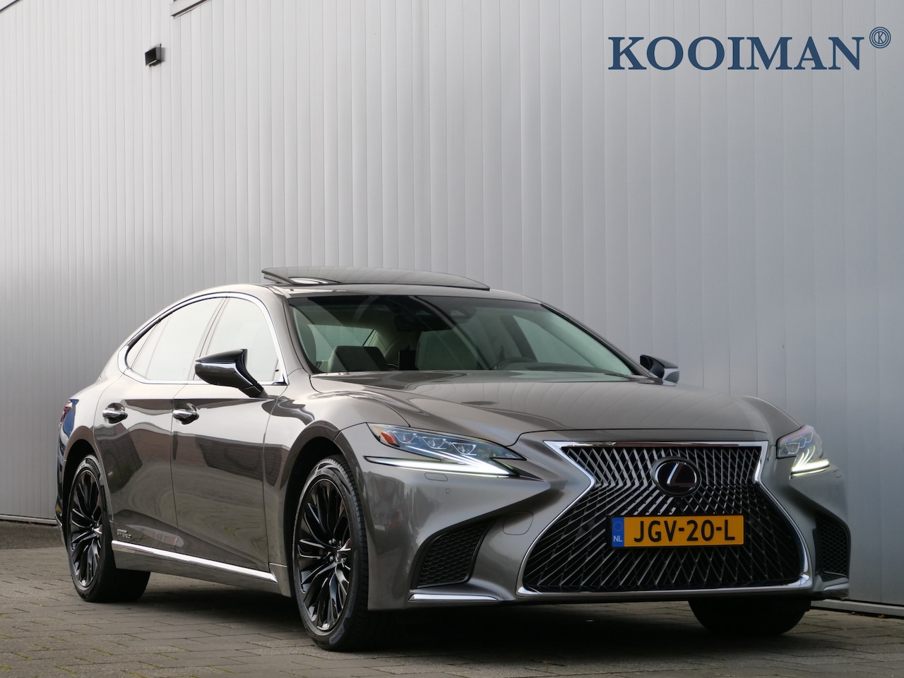 Lexus LS - 500h AWD President Line Hybride 359 Pk Automaat Navi / Leer / Schuifdak / Entertainment sy - AutoWereld.nl