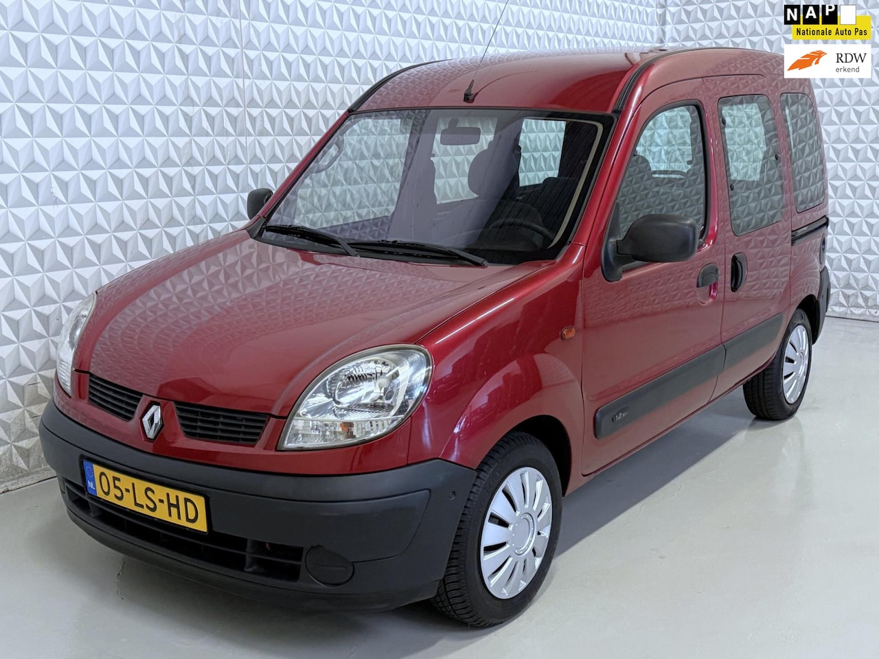 Renault Kangoo - 1.2-16V Airco * 2 X SCHUIFDEUR * 159.000km (2003) - AutoWereld.nl