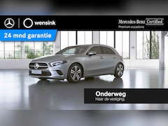 Mercedes-Benz A-klasse - 180 Luxury Line | Distronic | Getin glas | Stoelverwarming | Achteruitrijcamera | Apple Ca