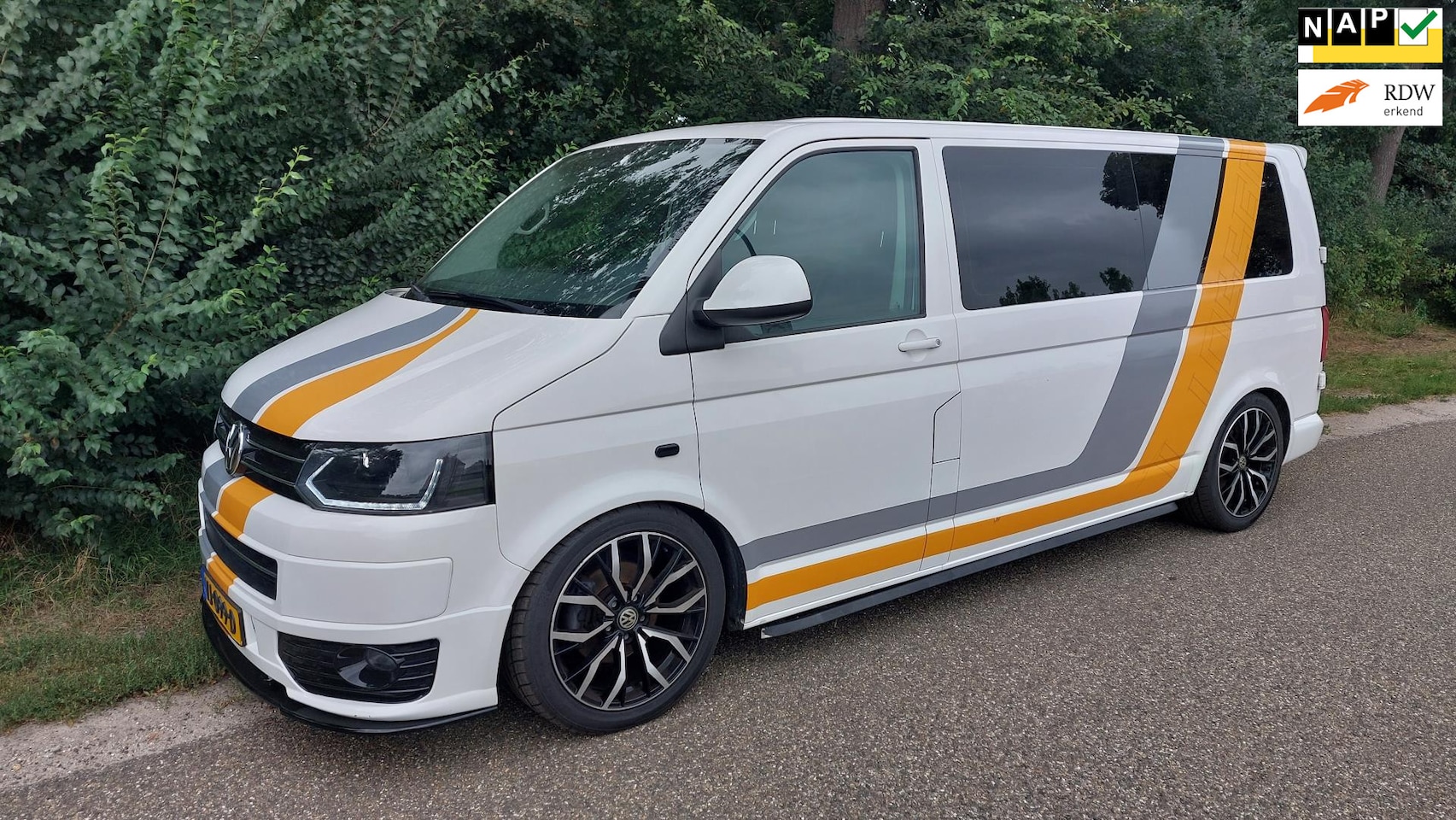 Volkswagen Transporter - 2.0 TDI L2H1 DC Trendline 2.0 TDI L2H1 DC Trendline - AutoWereld.nl