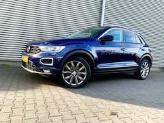 Volkswagen T-Roc - 1.5 TSI 150pk Sport pano