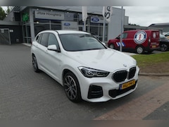 BMW X1 - xDrive20d High Executive M Sport TREKHAAK AFNEEMBAAR (2.000KG), ADAPTIEVE CRUISE, CAMERA,