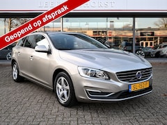 Volvo V60 - 2.0 T3 Kinetic, cimate cruise, navi, trekhaak 1.600 kg