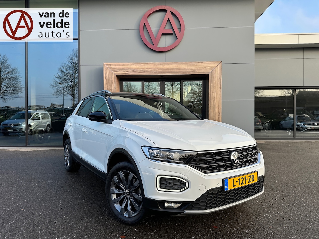 Volkswagen T-Roc - 1.5 TSI 150pk DSG Sport | Virtual | Adapt. Cruise | Carplay | Led | Rijklaar incl. 1 jaar - AutoWereld.nl