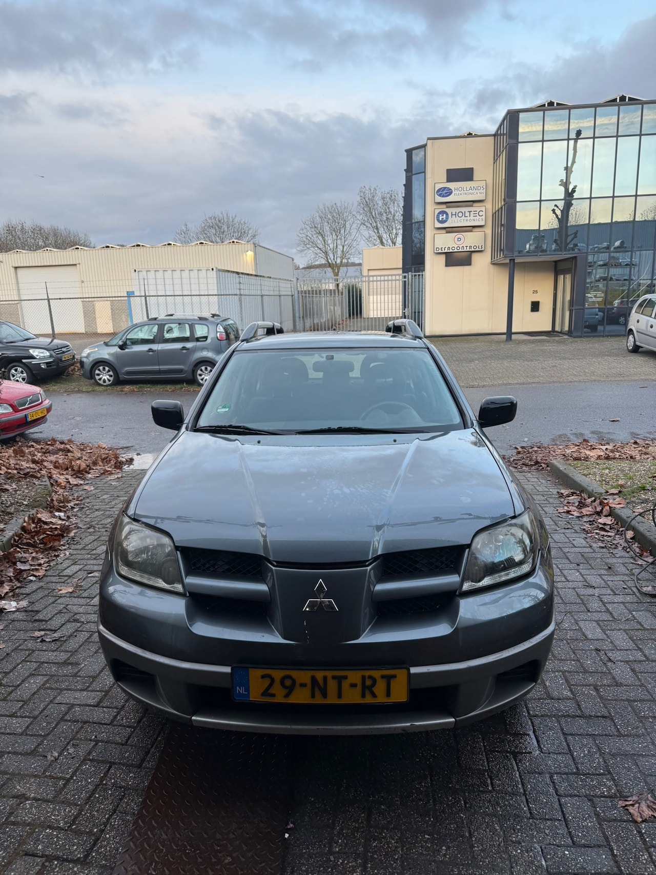 MITSUBISHI OUTLANDER