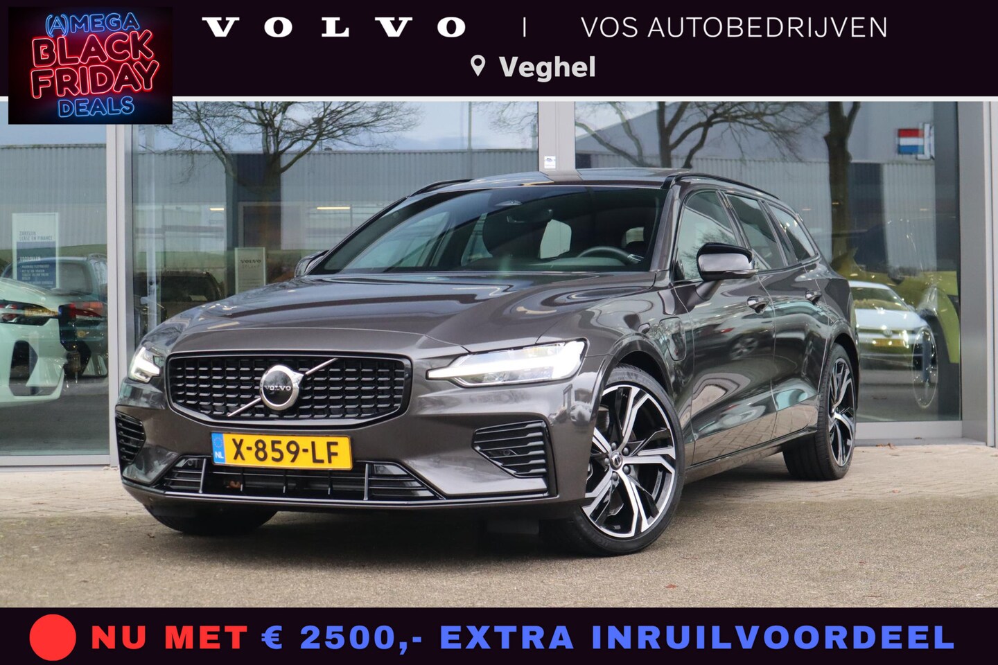 Volvo V60 - 2.0 T6 Plug-in hybrid AWD Plus Dark | Schuif-/ kanteldak| Keyless Entry| Stoelverwarming v - AutoWereld.nl