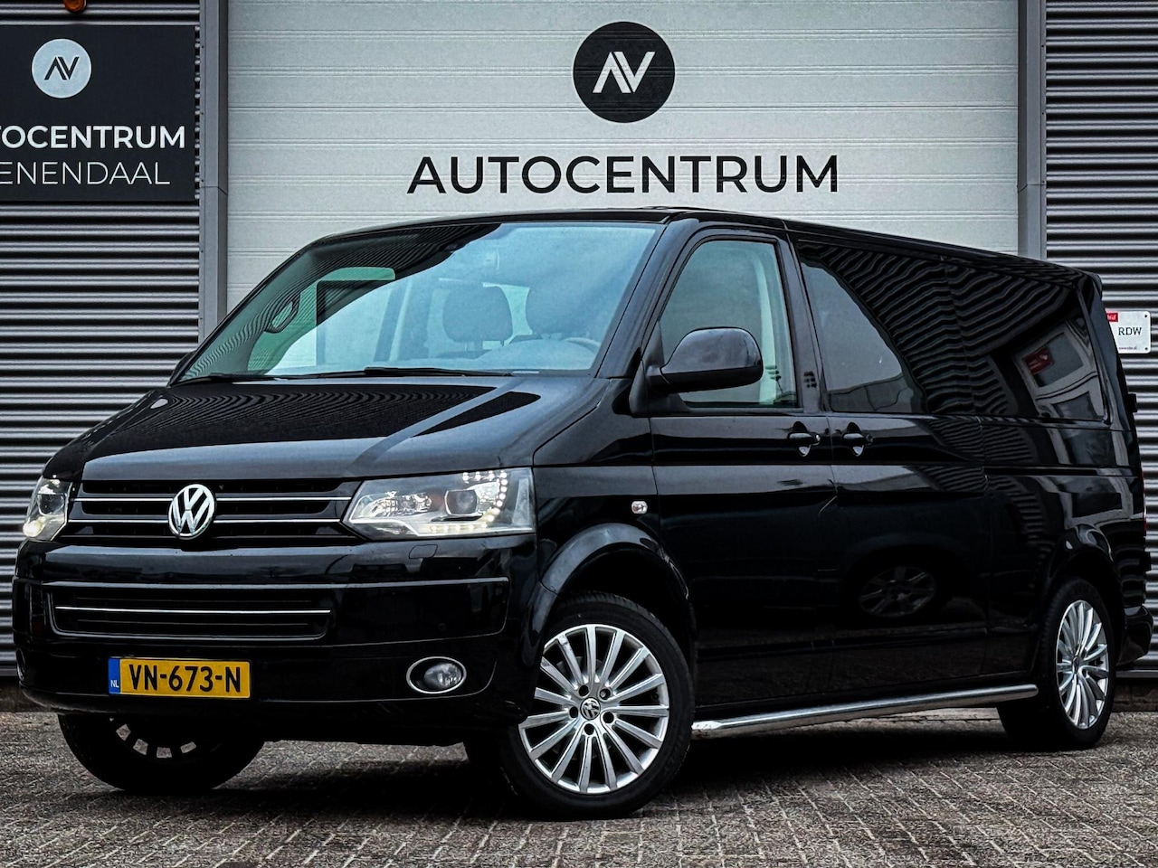 Volkswagen Transporter - 2.0 TDI DSG L2H1 Dubbel Cabine 2x Schuifdeur 6-Persoons - AutoWereld.nl