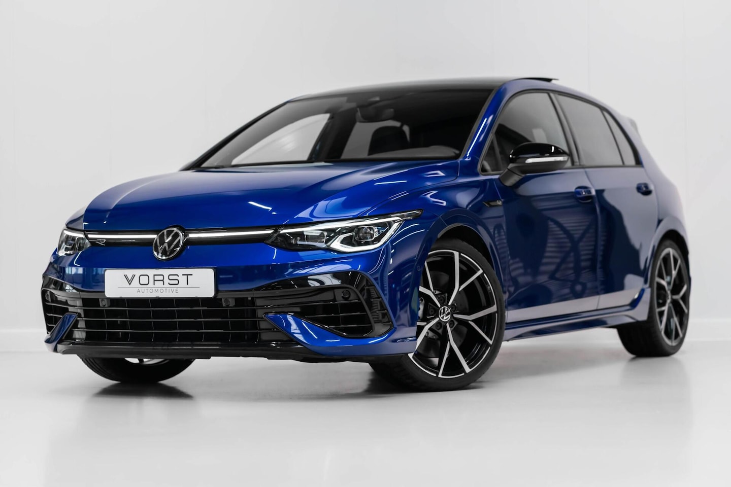 Volkswagen Golf - 2.0 TSI R 4Motion Performance Akrapovic HK - AutoWereld.nl