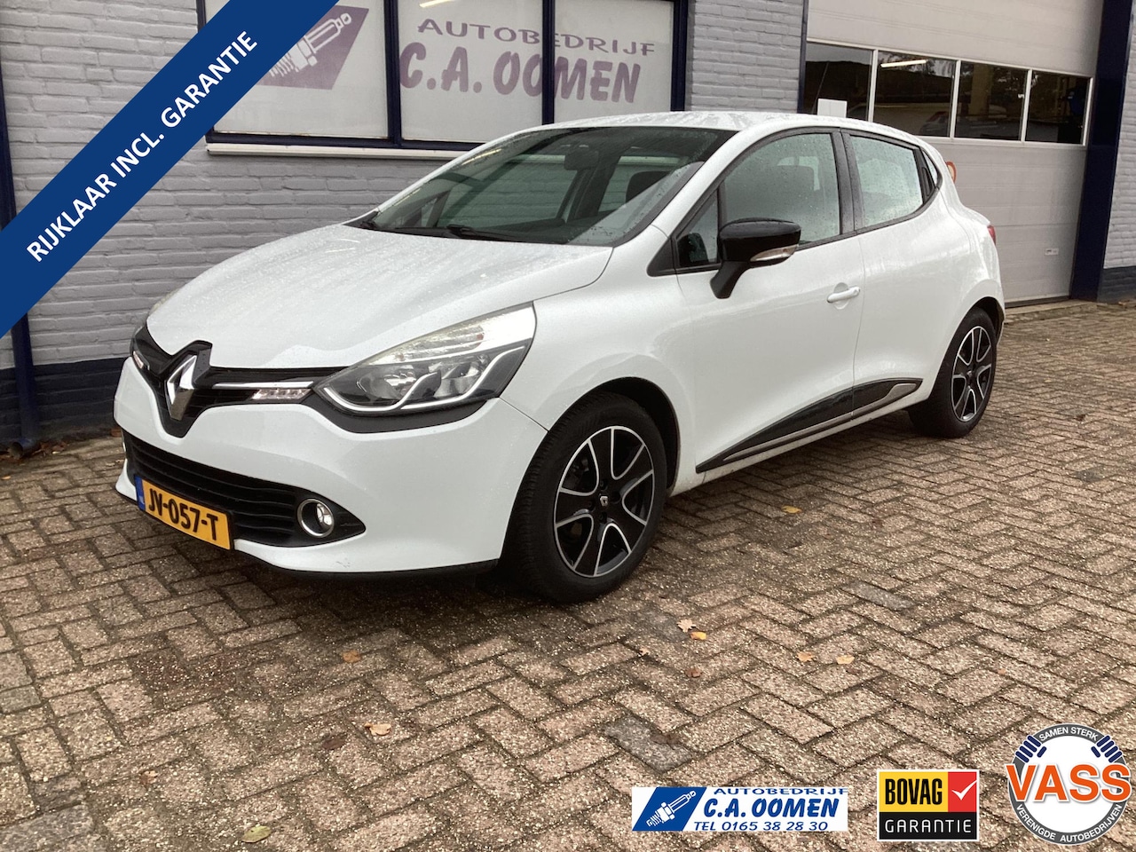 Renault Clio - 0.9 TCe Eco2 Expression Met garantie navigatie mistlampen 16 inch lichtmetaal cruise - AutoWereld.nl