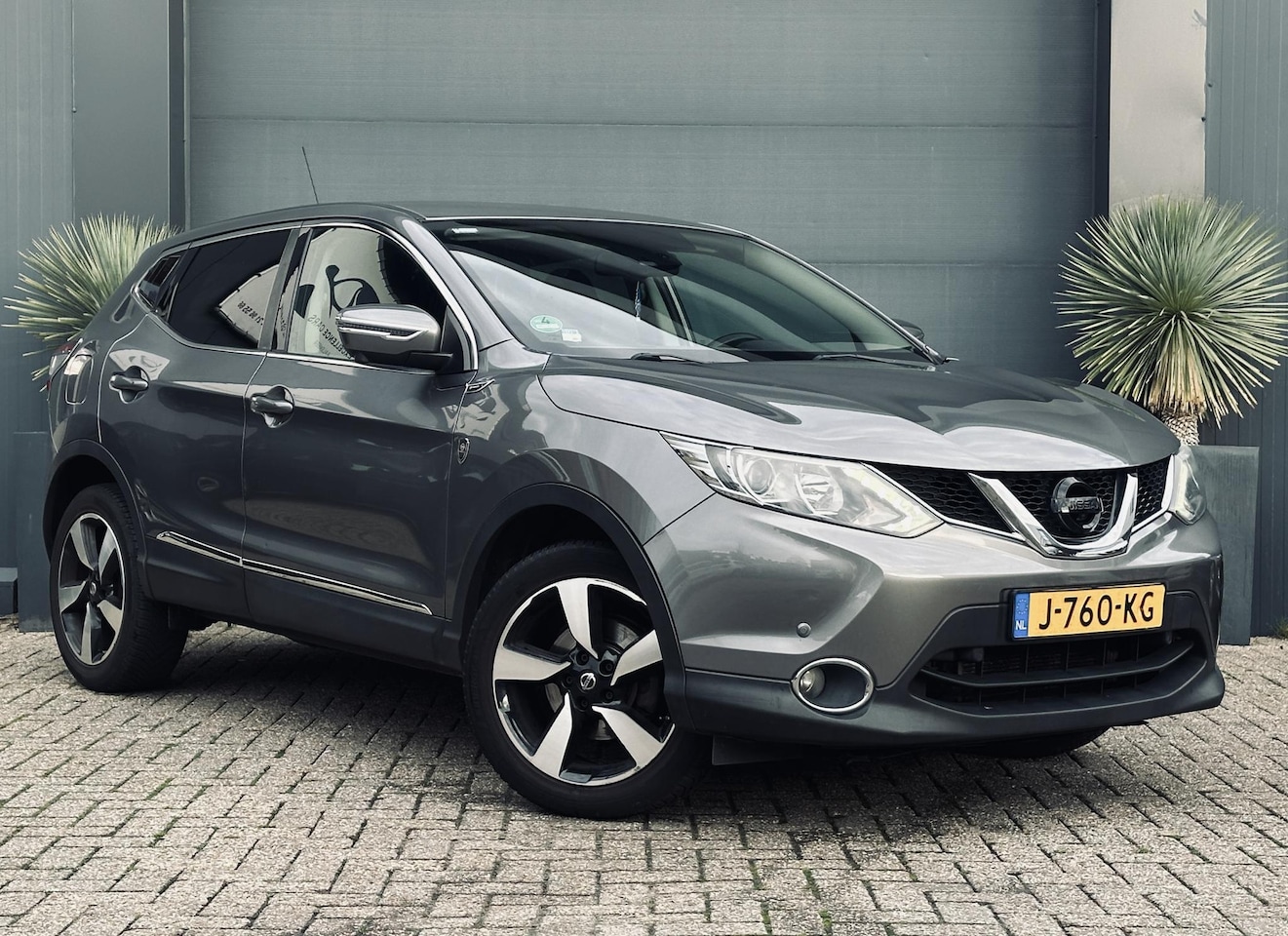 Nissan Qashqai - 1.2 Acenta/Navi/Camera/PDC - AutoWereld.nl