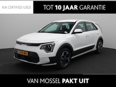 Kia Niro EV - Light Edition 64.8 kWh | Navigatie | 17" LMV | Camera | Parkeer Sensoren | Cruise Control