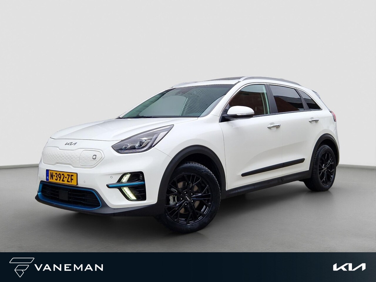 Kia e-Niro - ExecutiveLine 64 kWh | 1e Eigenaar | Open Dak | LED | RMC Trekhaak | JBL | Stoelventilatie - AutoWereld.nl