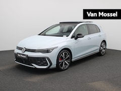 Volkswagen Golf - 1.5 eHybrid GTE 272 PK | Automaat | Plug-In | Panoramisch Schuif/Kantel Dak | Black Style