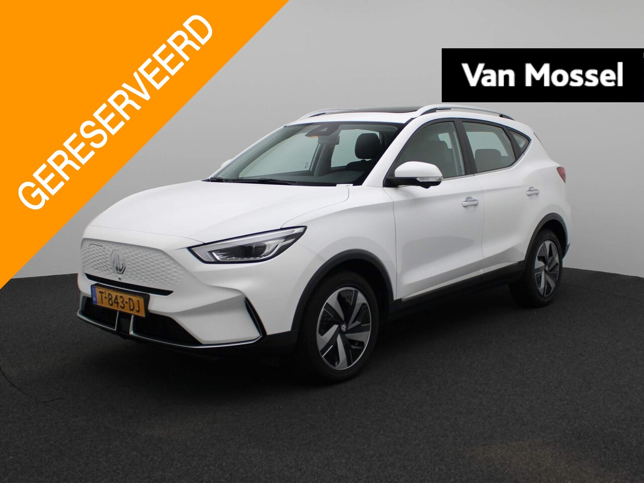 MG ZS - EV Standard Range Luxury 50 kWh | Leder | Panoramadak | Led Koplampen | Navi | 360 Camera - AutoWereld.nl