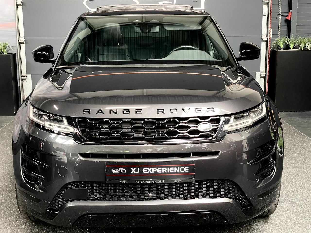 Land Rover Range Rover Evoque - P300e AWD R-DYNAMIC 309 PK OPEN DAK FACE-LIFT - AutoWereld.nl