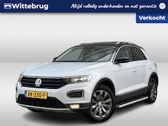 Volkswagen T-Roc - 1.5 TSI Sport / Digitaal dashboard / Pano / Leder / Parkeersensoren V+A / Navigatie / Trek