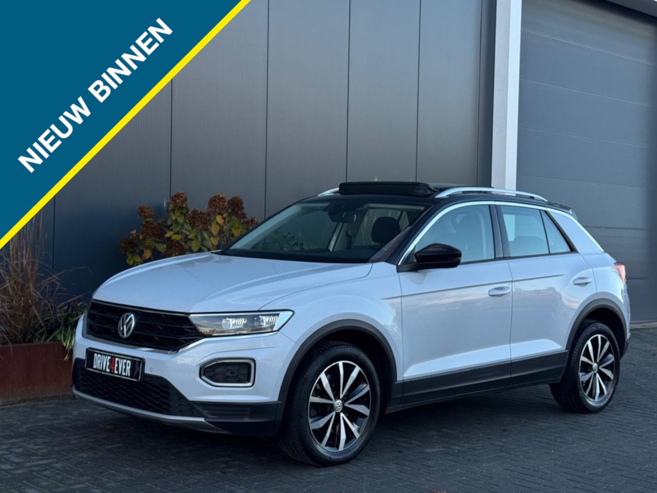 Volkswagen T-Roc - 1.0 TSI Sport 11-2018 Full Pano/ACC/ECC/Camera - AutoWereld.nl