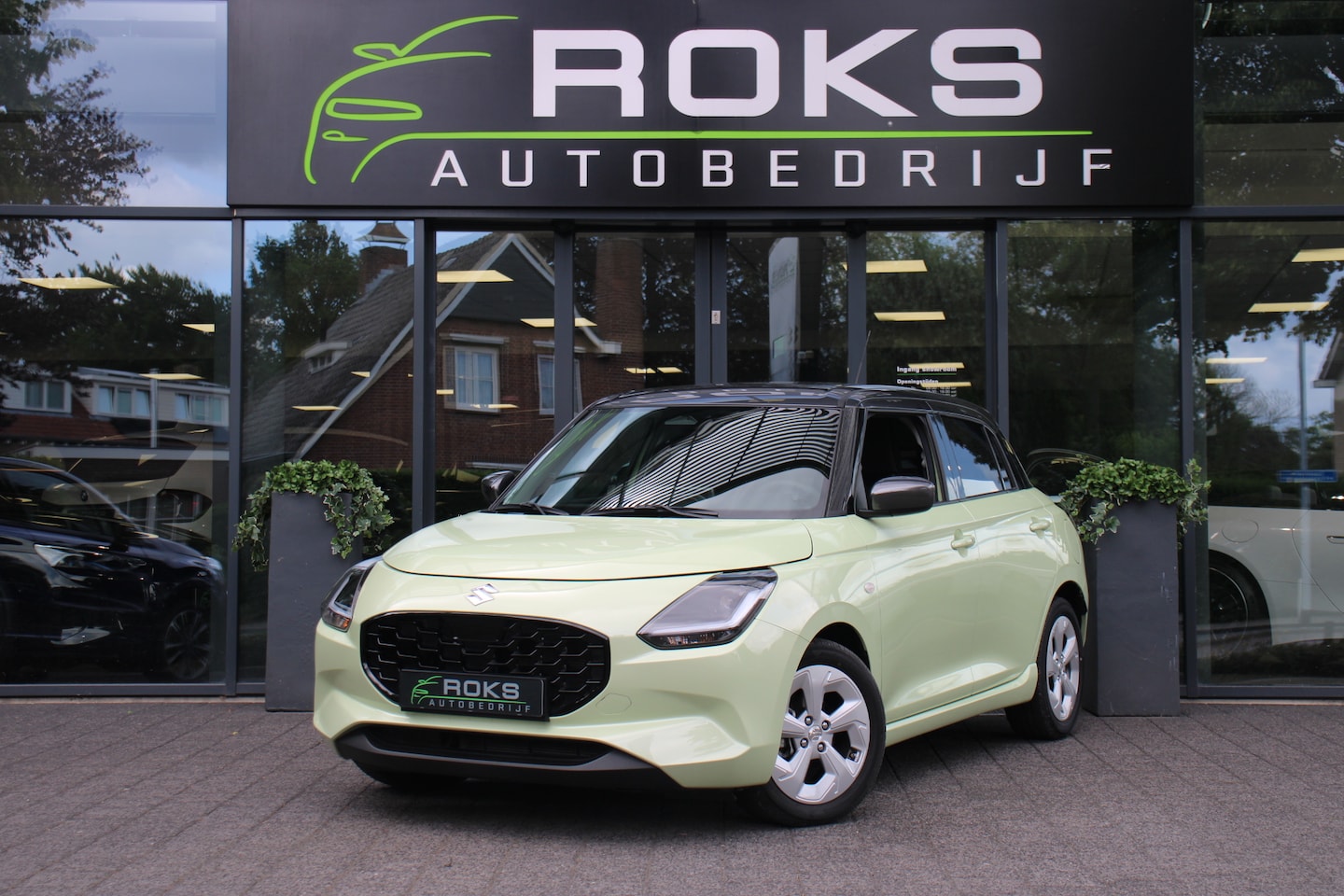 Suzuki Swift - 1.2 Select Smart Hybrid Automaat Bi-Tone - AutoWereld.nl
