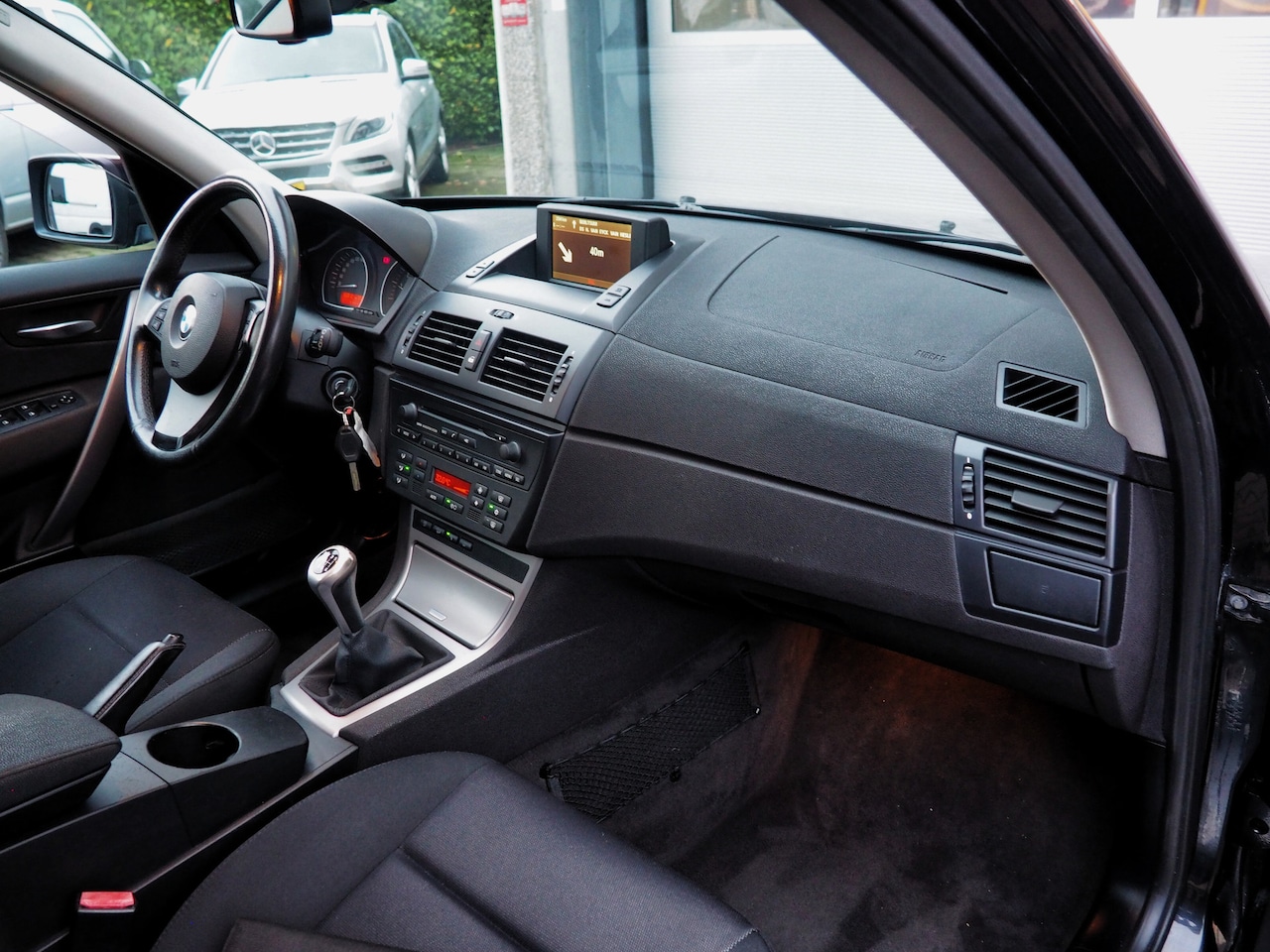 BMW X3 - 2.0i Introduction CLIMA CRUISE PARKEER S. NAVI