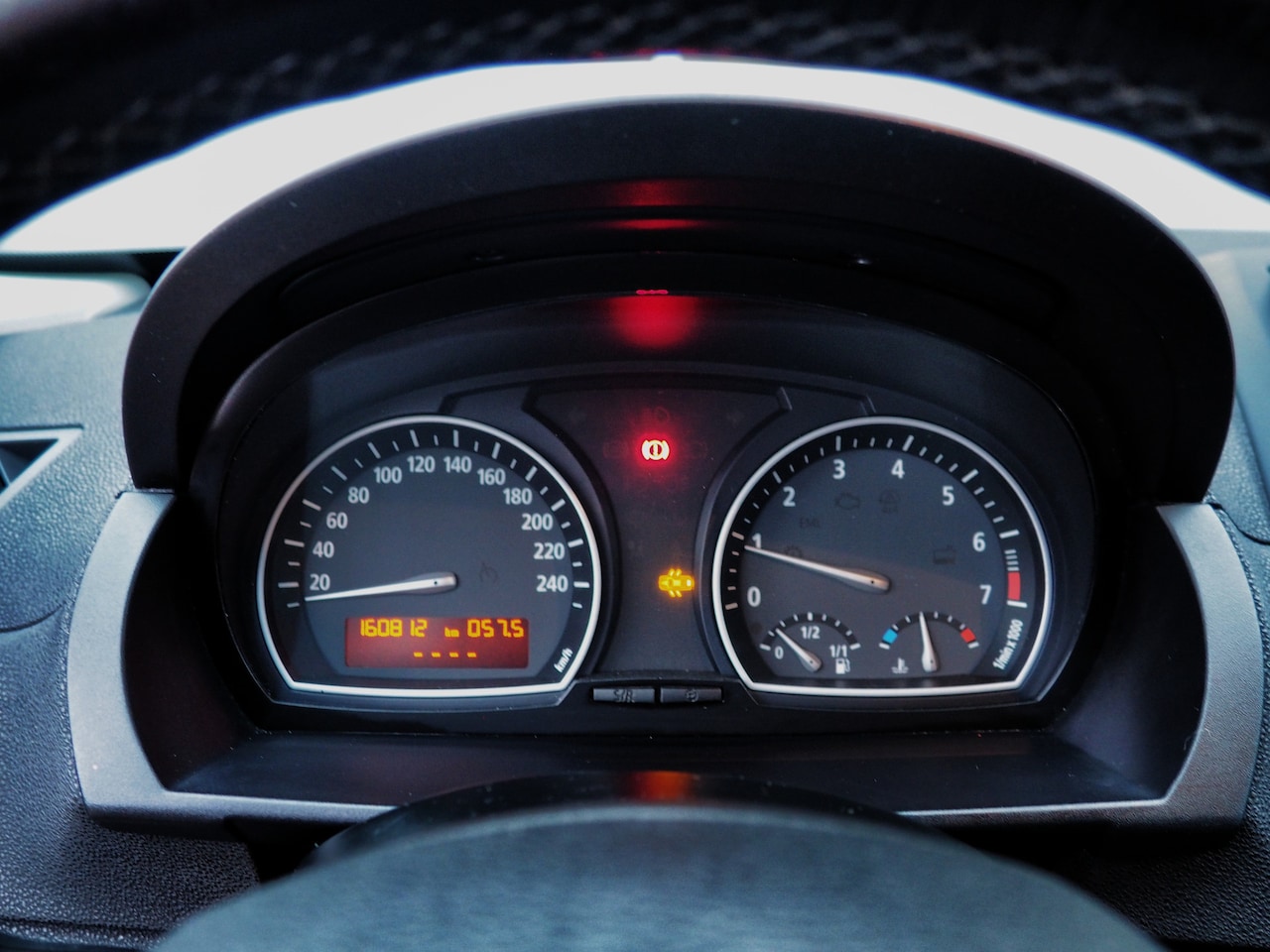 BMW X3 - 2.0i Introduction CLIMA CRUISE PARKEER S. NAVI