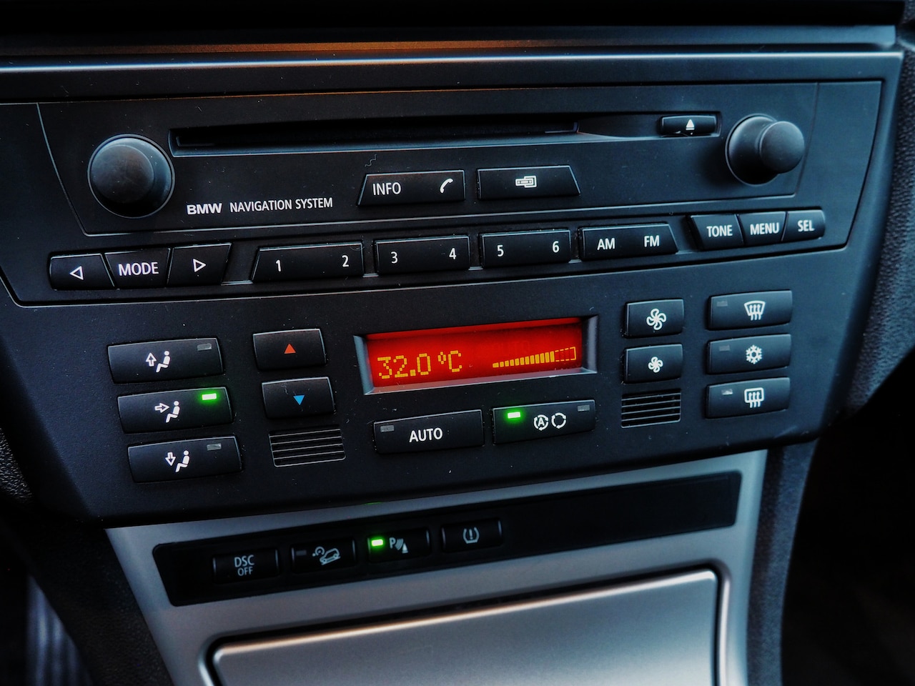 BMW X3 - 2.0i Introduction CLIMA CRUISE PARKEER S. NAVI