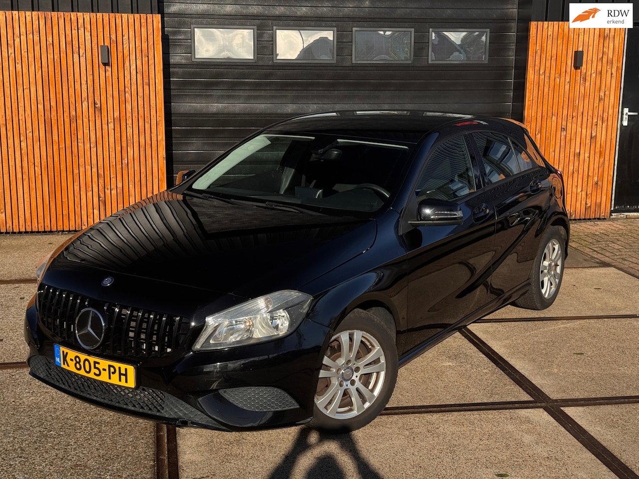 Mercedes-Benz A-klasse - 180 Ambition Carplay / android | Sfeerverlichting - AutoWereld.nl