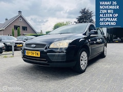 Ford Focus Wagon - 1.6-16V Futura Airco / Audio / Trekhaak / APK 06-2026