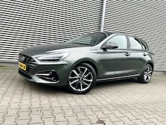 Hyundai i30 - 1.5 T-GDi MHEV Premium / Clima / Cruise / Navi / Keyless / Stoel en stuurverw./Camera