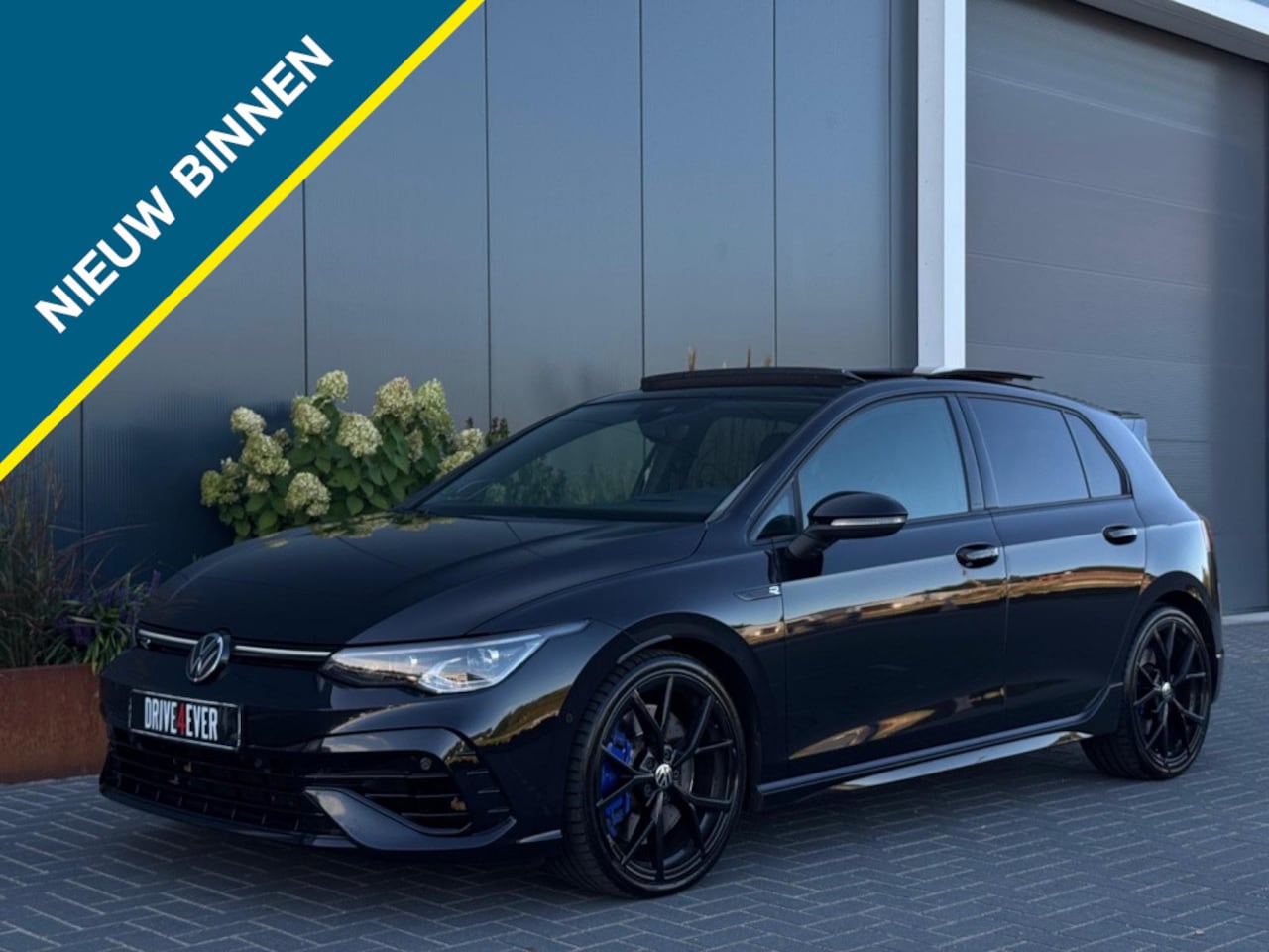 Volkswagen Golf - 2.0 TSI R 4MOTION 320pk FULL PANO AKRA DRIFT HUD CAMERA ACC ECC - AutoWereld.nl