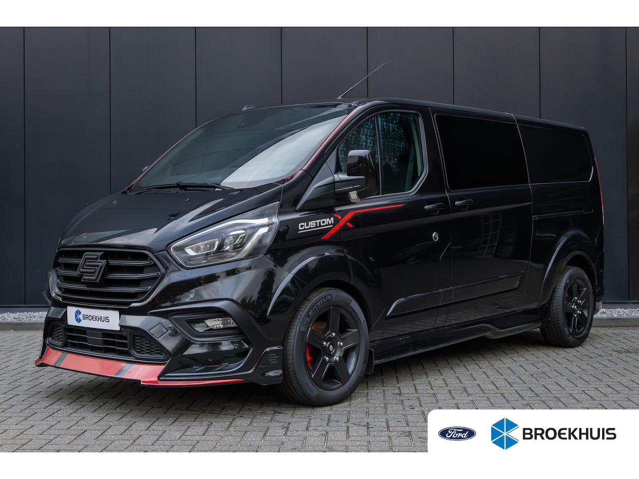 Ford Transit Custom - X 320 170PK 2.0 TDCI L2H1 CARLEX Design AUTOMAAT | Bodykit! | Bi-Xenon | Winter-pack | Cam - AutoWereld.nl