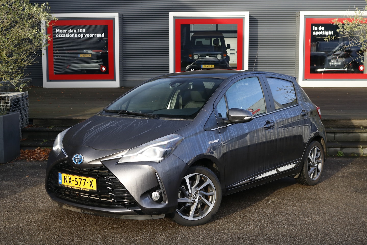 Toyota Yaris - 1.5 Hybrid Premium 1.5 Hybrid Premium - AutoWereld.nl