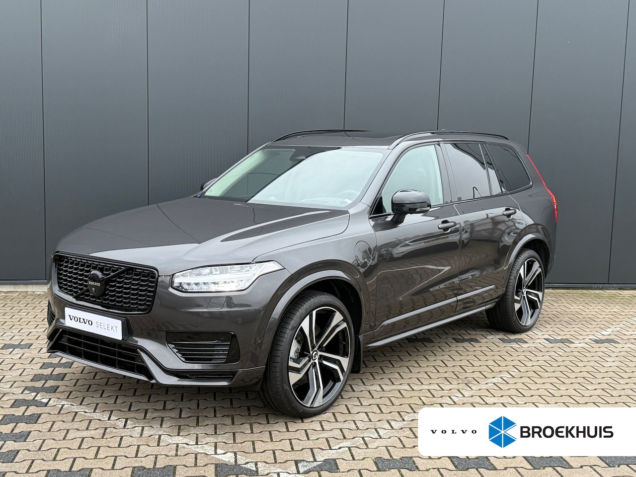 Volvo XC90 - T8 Recharge AWD Ultimate Dark | Massage | Luchtvering | Bowers&Wilkins | 22 Inch | Trekhaa - AutoWereld.nl