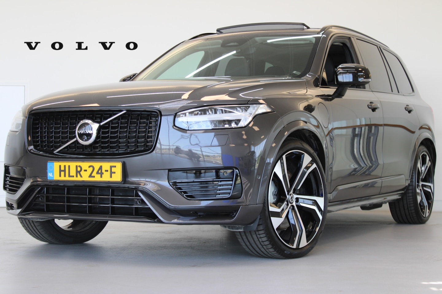 Volvo XC90 - T8 455PK Ultimate Dark | Luchtvering | Trekhaak | Massage/Ventilatie | 360° | BW Audio | 2 - AutoWereld.nl